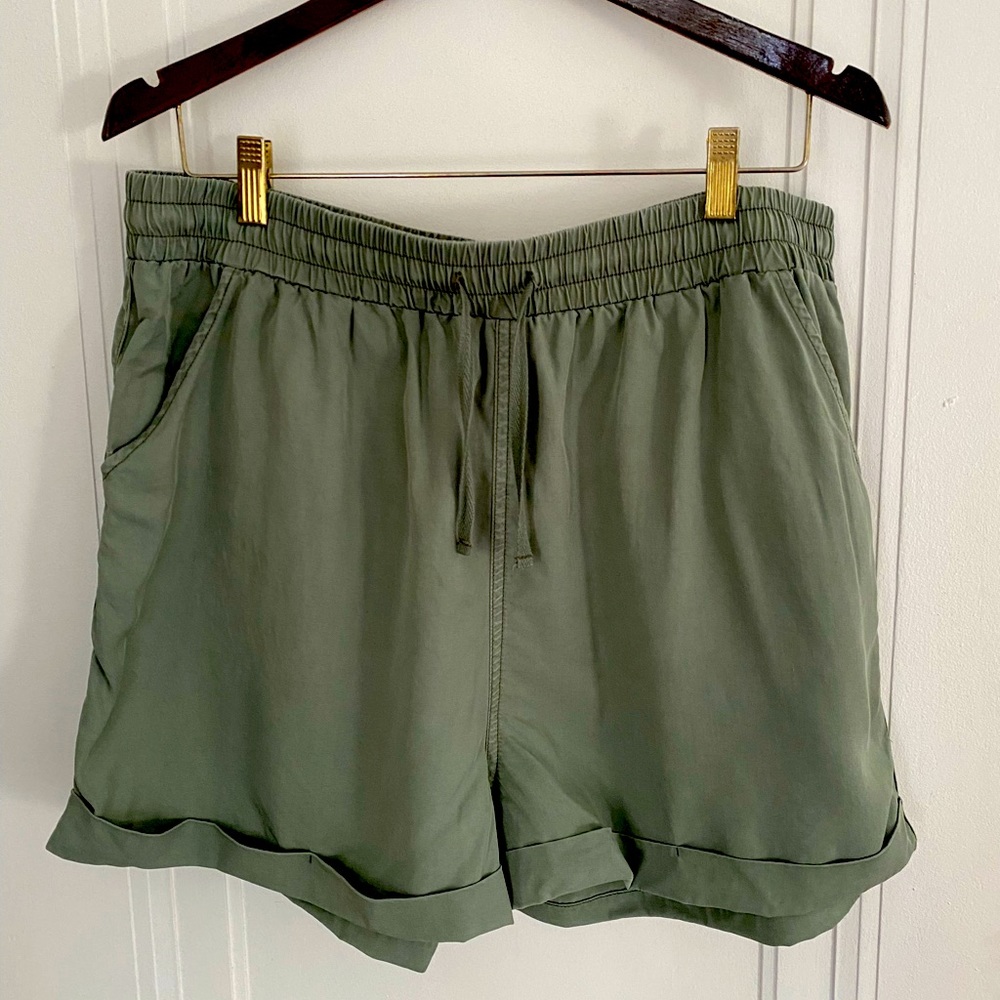 Green tie waist shorts
